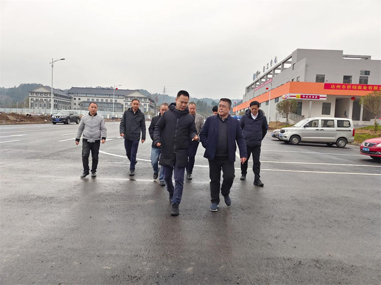 省供投集團紀委書記、監(jiān)事會副主席吳德貴率隊赴四川供銷西南冷鏈物流基地調研指導