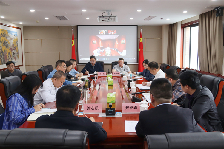 集團公司召開與青白江區(qū)委、區(qū)政府，老撾吉達篷集團，中宇安泰供應鏈科技公司，安徽泰德康科技公司合作洽談座談會